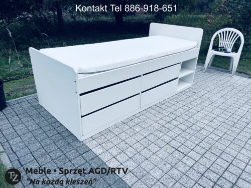 Łóżko leżanka IKEA SLÄKT z szufladami oraz półkami z materacem Białe