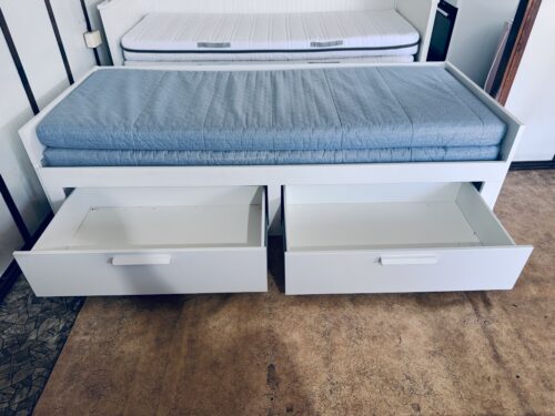 IKEA BRIMNES Leżanka Łóżko z 2 szufladami, 2 materace ,białe Transport